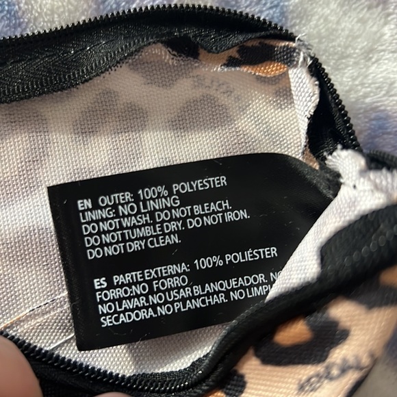 Kendall & Kylie Leopard 🐆 Makeup Bag - Picture 4 of 4
